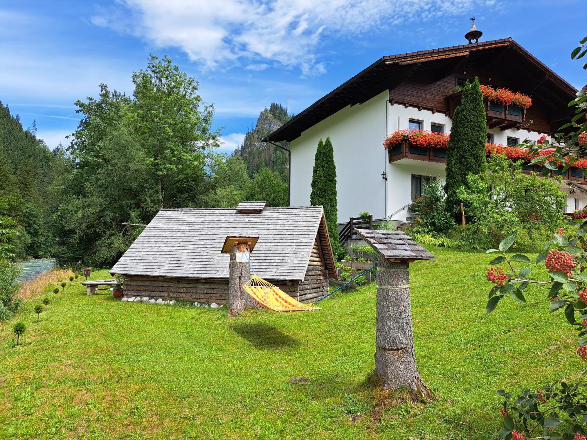 Hotel Garni Landhaus Buertlmair Hinterstoder Exterior photo